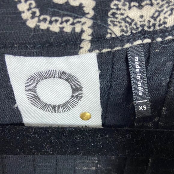 Anthropologie Akemi+Kin Romy Block Printed Top Size XS‎ Black Beaded Blouse Boho - Picture 3 of 8